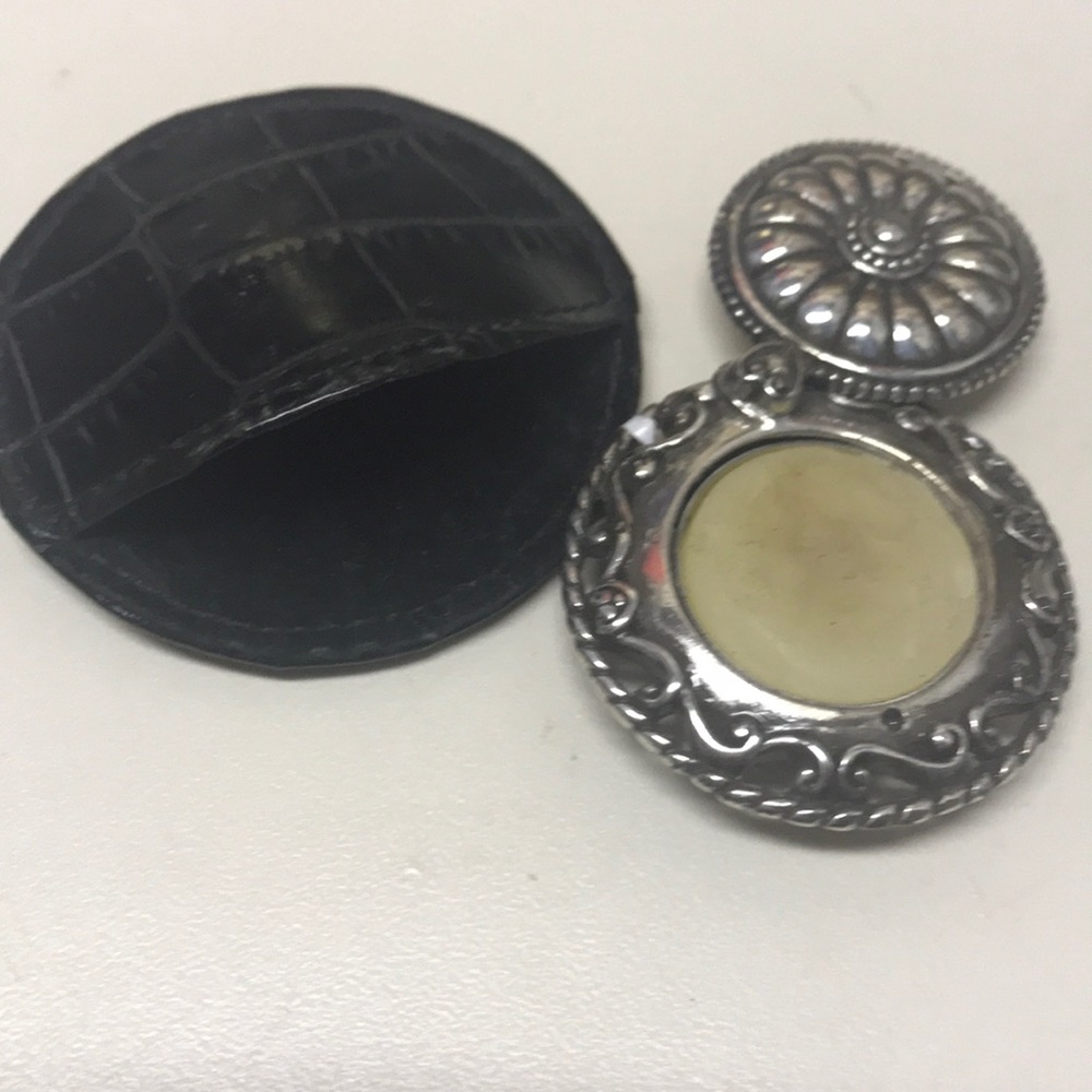 Brighton rare perfume/pill compact - Picture 3 of 5